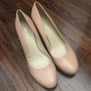 NWOT Nine West Nude Heels